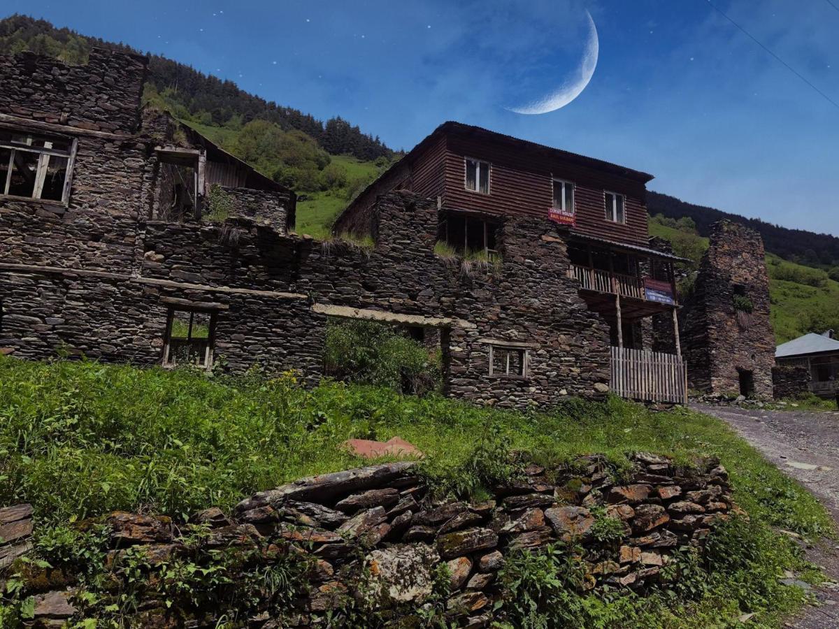 Bed and Breakfast Raul Lushnu Darbaz Местия Экстерьер фото