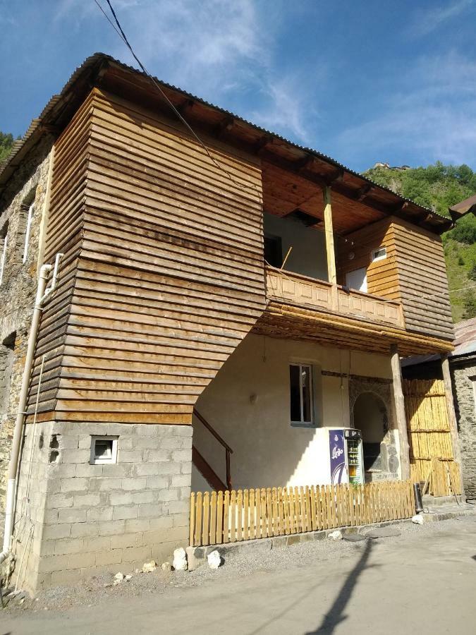 Bed and Breakfast Raul Lushnu Darbaz Местия Экстерьер фото