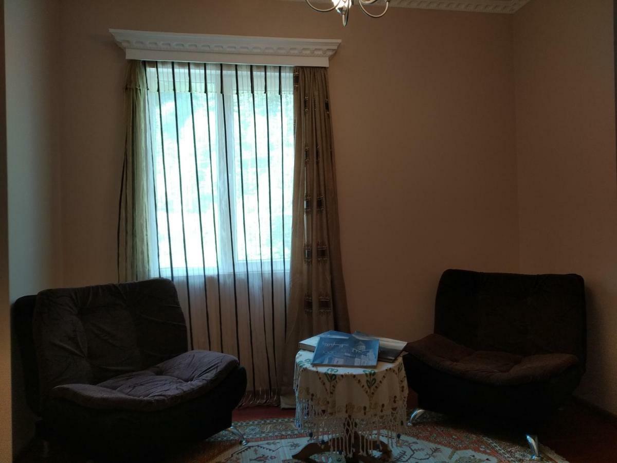 Bed and Breakfast Raul Lushnu Darbaz Местия Экстерьер фото