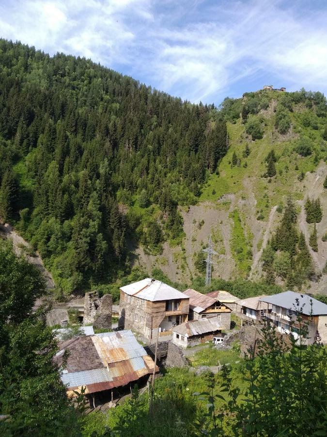 Bed and Breakfast Raul Lushnu Darbaz Местия Экстерьер фото