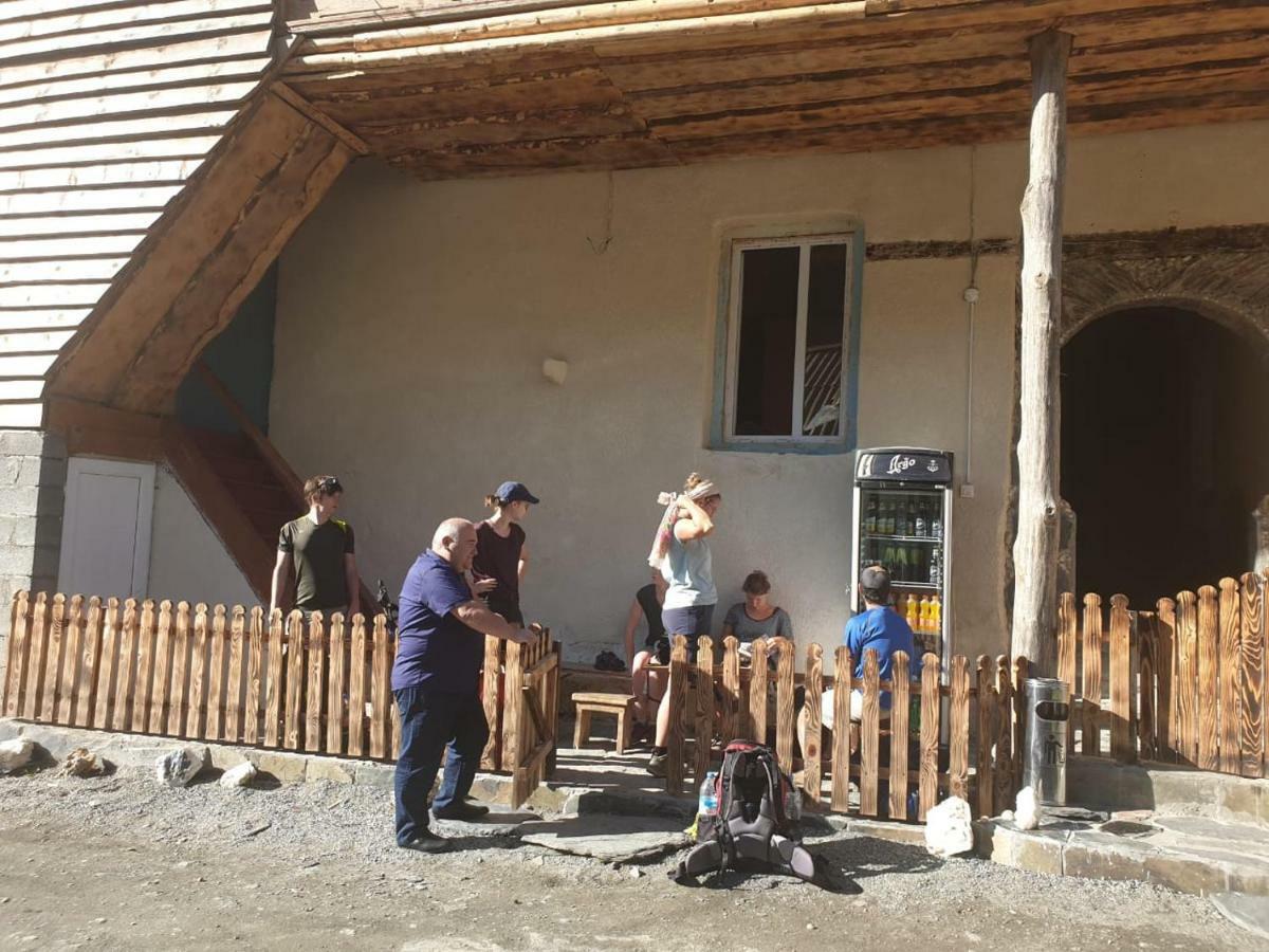 Bed and Breakfast Raul Lushnu Darbaz Местия Экстерьер фото